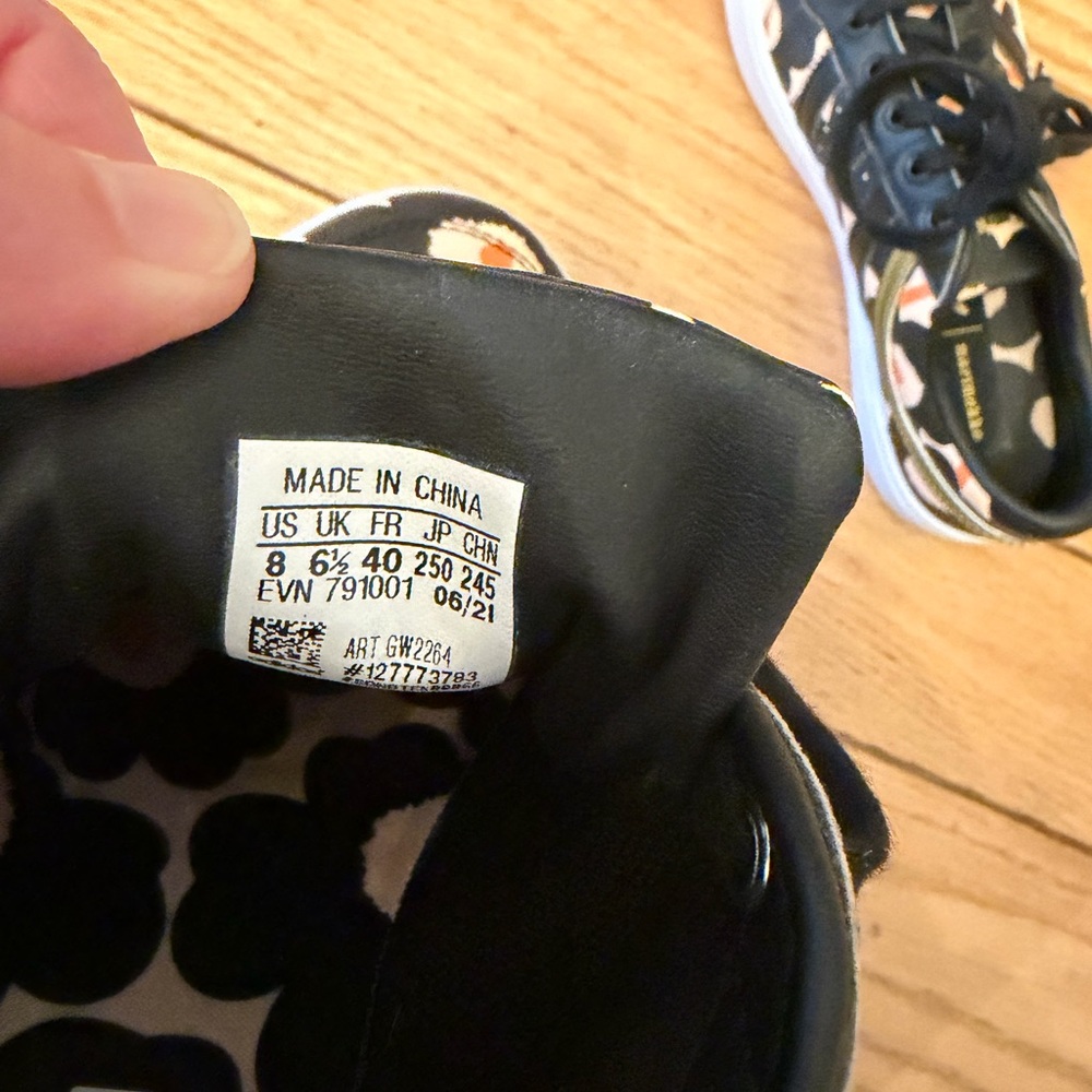 Adidas x Marimekko Sneakers - Picture 7 of 9